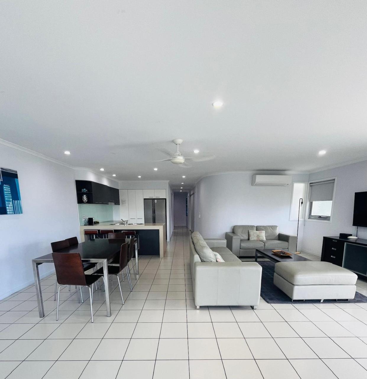 شاطئ إيرلي At Marina Shores المظهر الخارجي الصورة A typical apartment interior