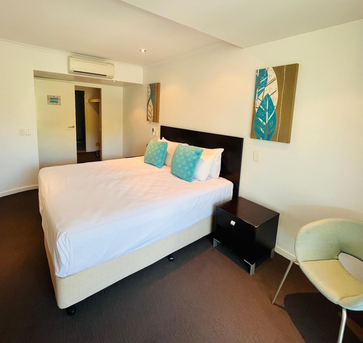 شاطئ إيرلي At Marina Shores المظهر الخارجي الصورة A bedroom at the hotel