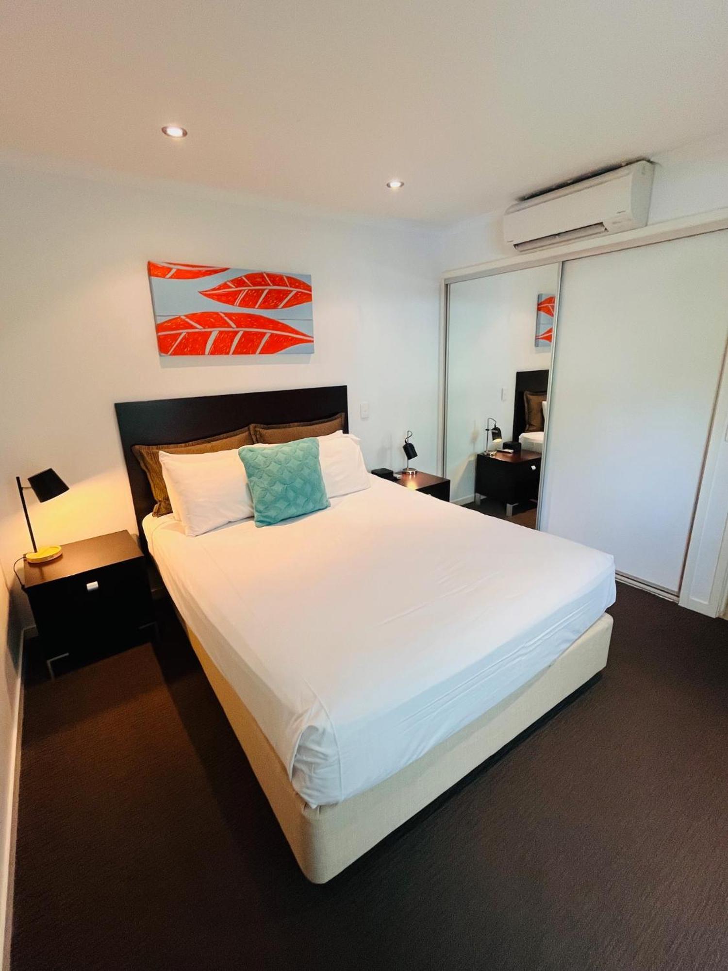شاطئ إيرلي At Marina Shores المظهر الخارجي الصورة A bedroom at the hotel